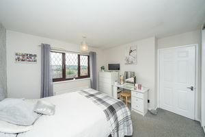 BEDROOM - click for photo gallery